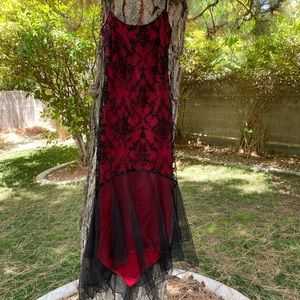 Windsor dress. Red & black. Size 5/6.